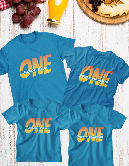 "ONE COOL DAD, ONE PRETTY MOM, ONE COOL SON, ONE PRETTY DAUGHTER" - Paare Partnerlook ("Familie") - 4 Tshirts