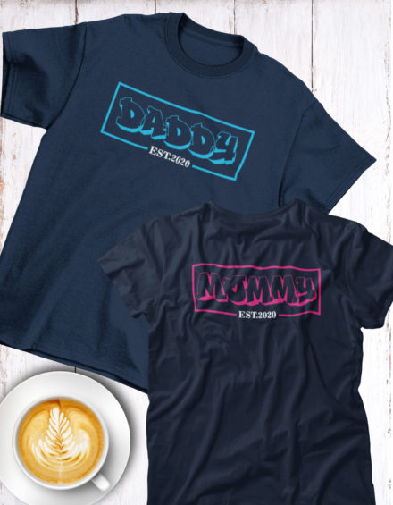 "DADDY EST. 2020/MOMMY EST. 2020" - Paare Partnerlook ("Eltern") - 2 Tshirts