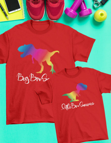 "BIGBROSAURUS/LILBROSAURUS-COLORFUL" - Paare Partnerlook ("Brüder&Brüder") - 2 Tshirts